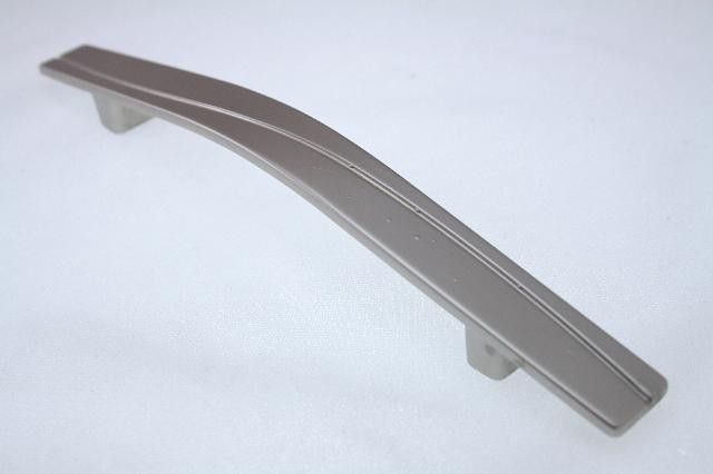 Uchwyt meblowy  UN8106, 128mm, satyna, gamet