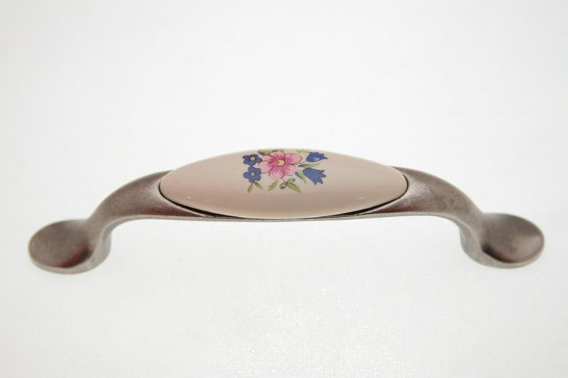 Uchwyt meblowy porcelanowy UP19-11-MLK-1 porcelana + stare srebro, rozstaw 96mm, Gamet